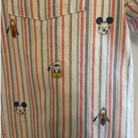 Disney Mickey and crew button down boys shirt size is 9/10 - Picture 4 of 6
